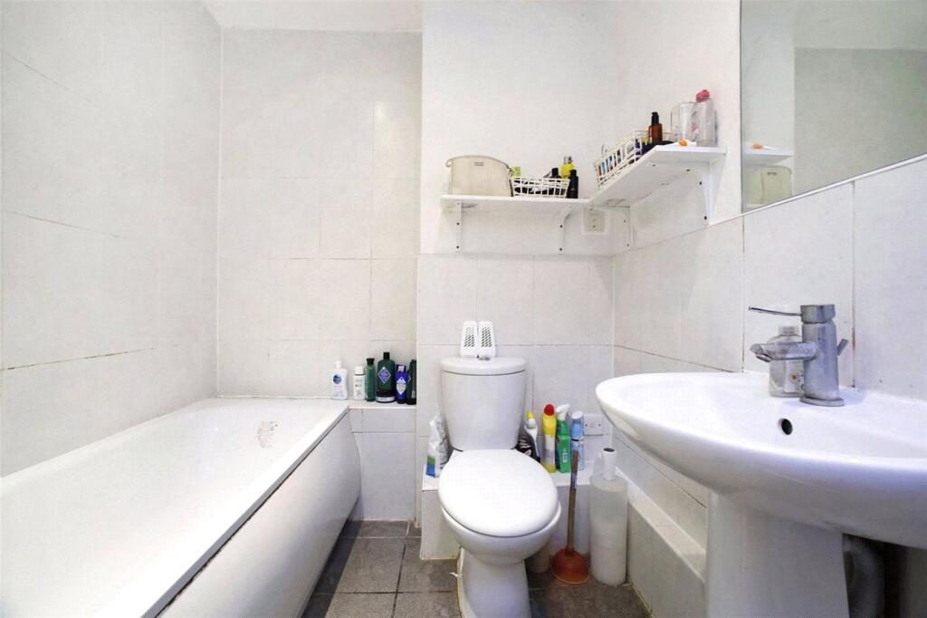 Apartment in London - More