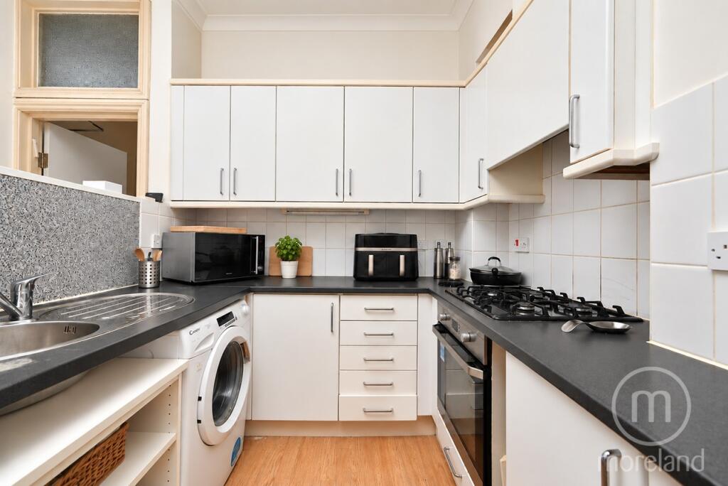 House in London - View 4