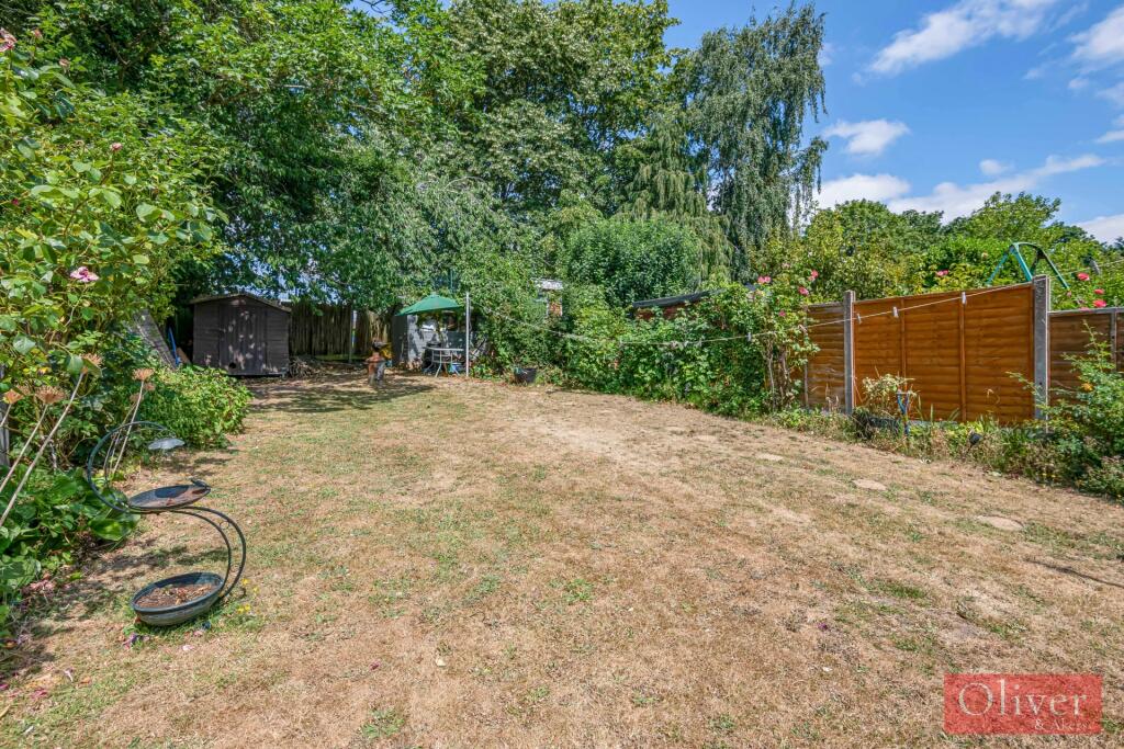 St Annes Road, London Colney, AL2 - More
