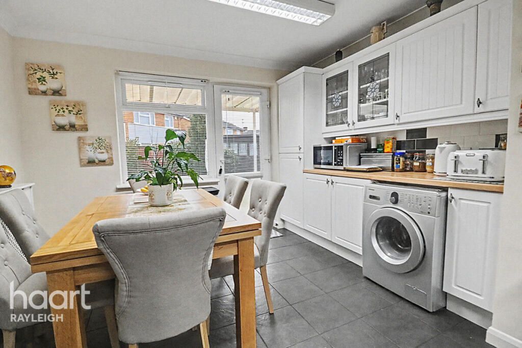 House in Southend-on-Sea - View 5