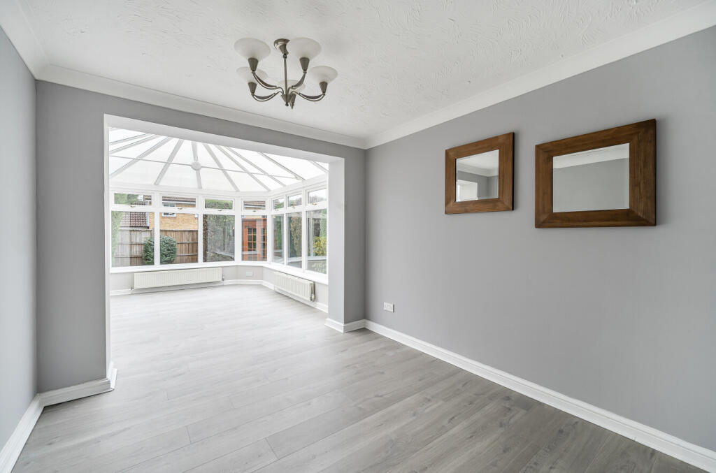 House in Surrey Heath, Surrey - View 4