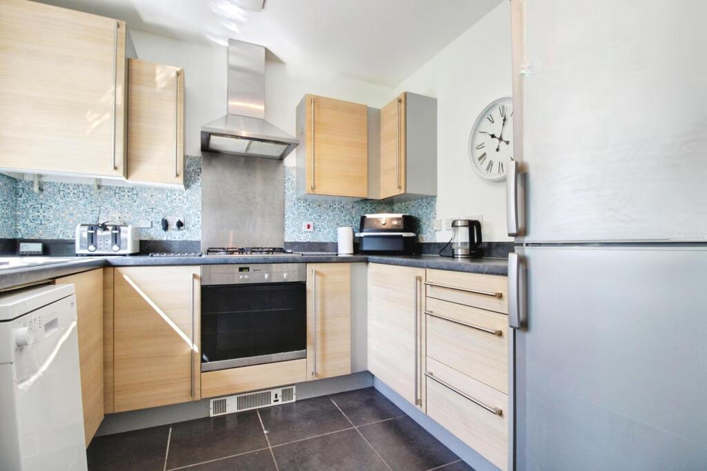 House in Swindon, Haydon Wick - View 5