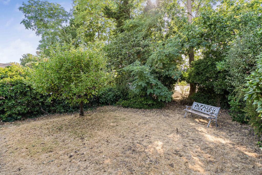 Apartment in Spelthorne, Ashford Common, Charlton - View 5