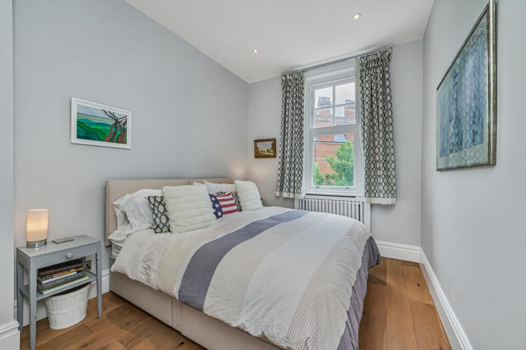 Apartment in London - More