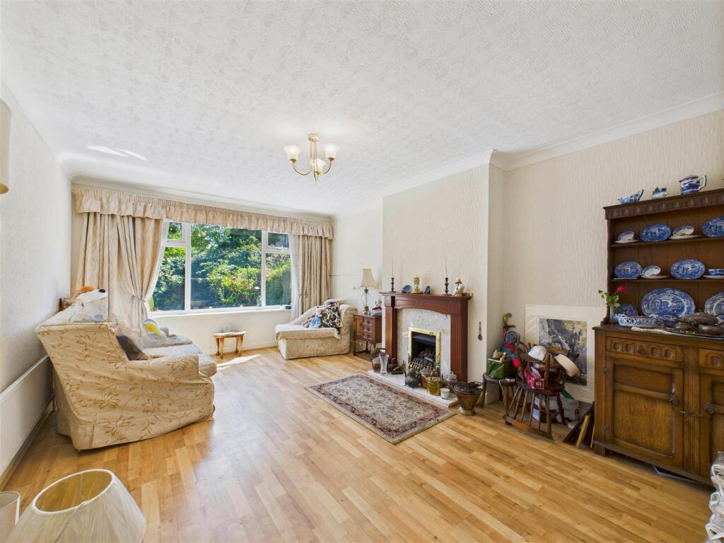 Knowsley Avenue, Cottingham photo 2