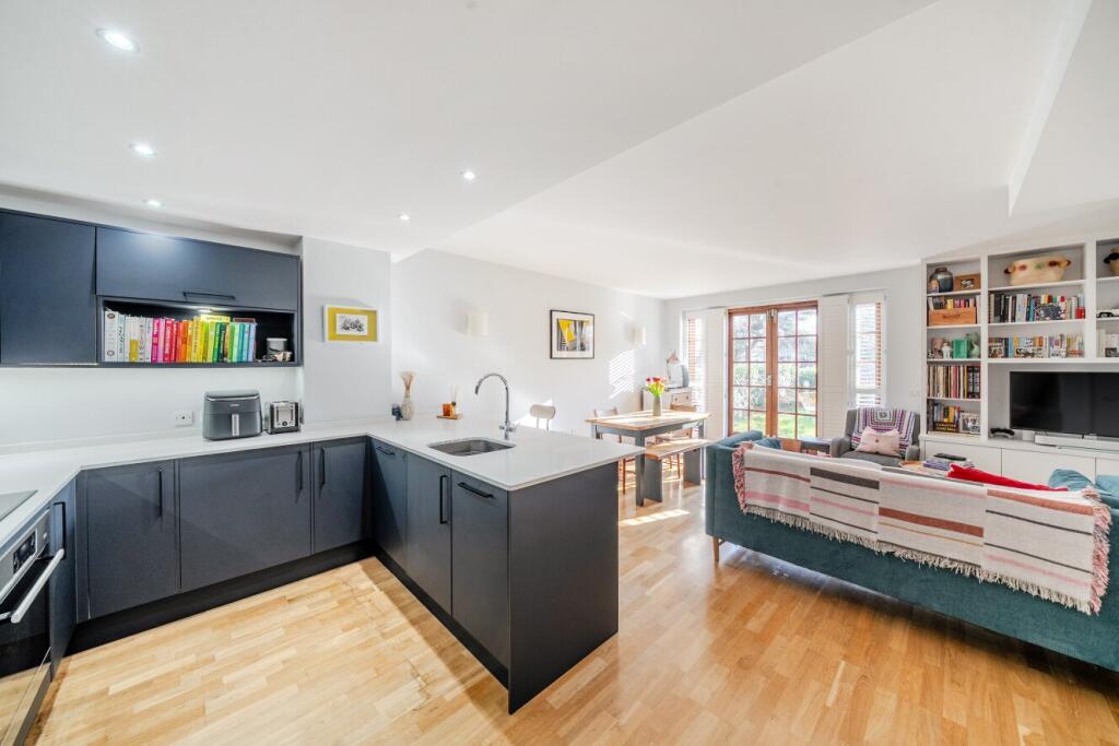 Main image of property: Scott Avenue, Putney, London, SW15