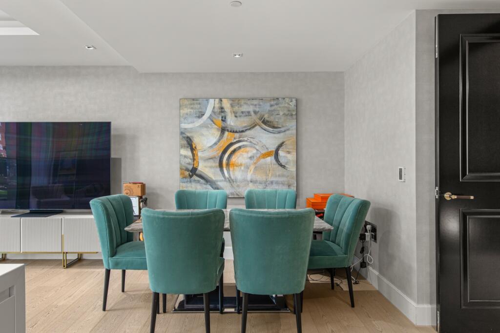 2-bed flat on Warwick Lane London W14, £1,150,000