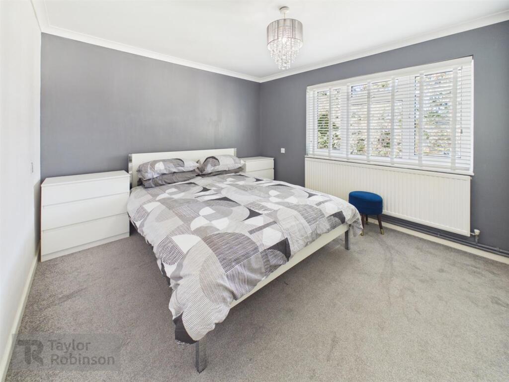Apartment in Redhill - View 4