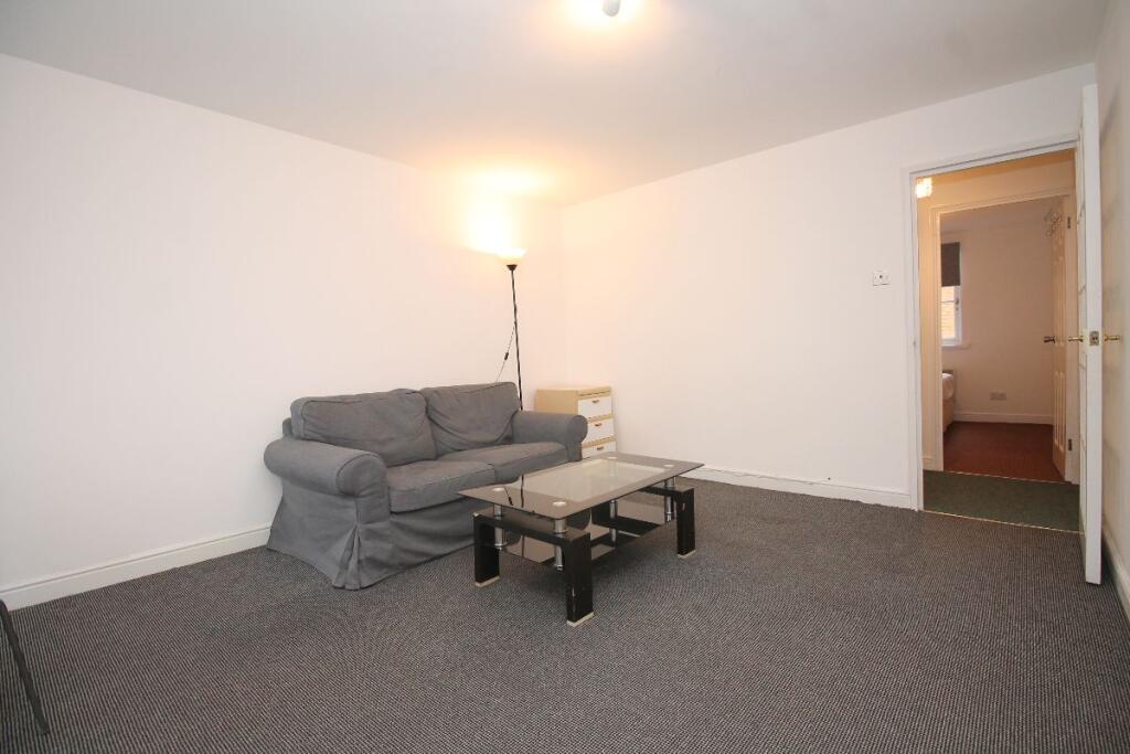 Apartment in London - View 5