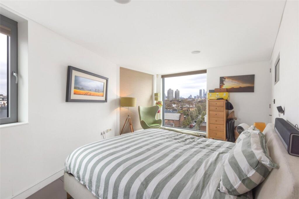 Apartment in London - View 5