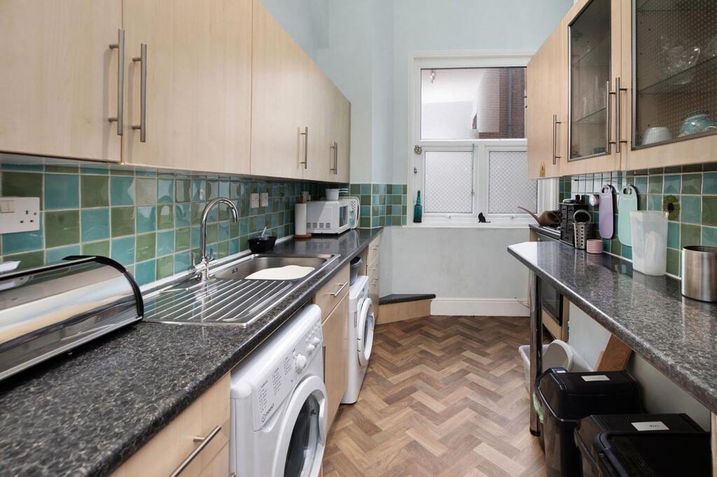 Apartment in Teignbridge, Teignmouth - More