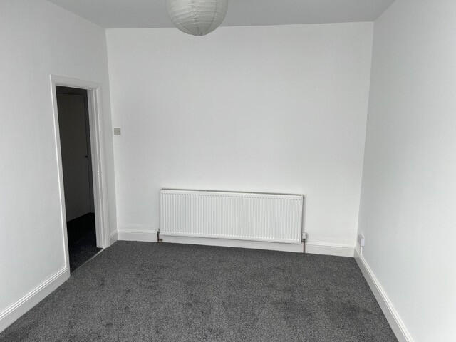 Apartment in Southend-on-Sea - View 3