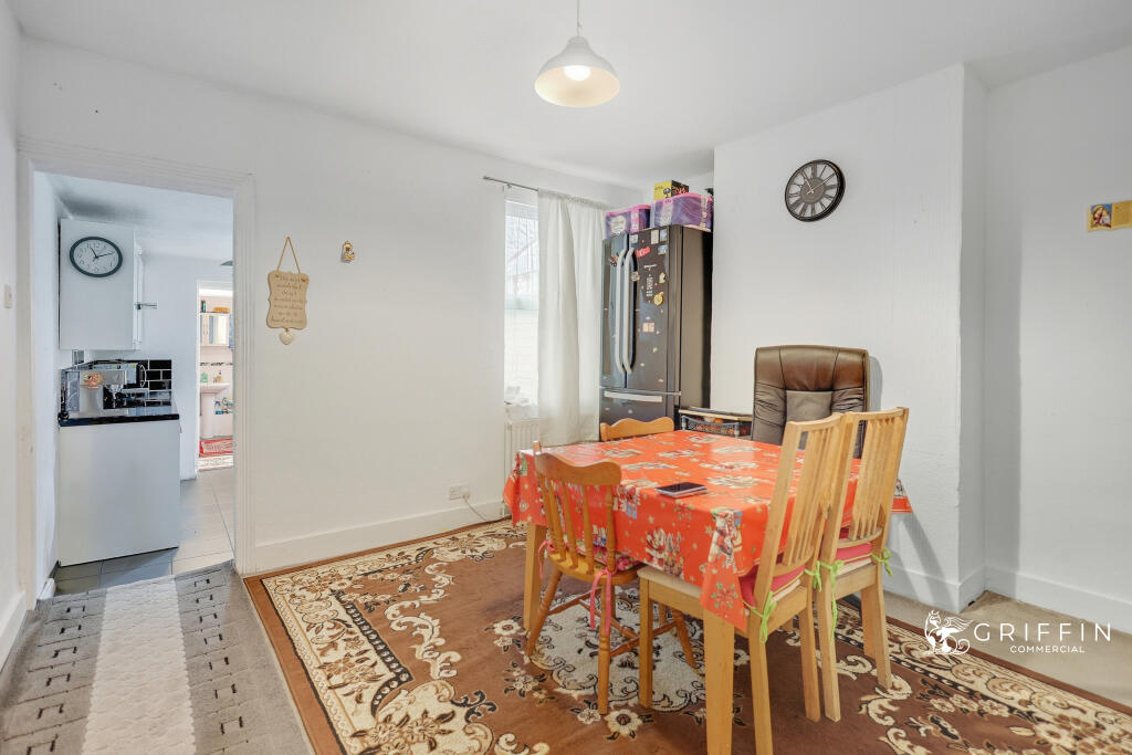 Richmond Road, Grays, RM17 photo 4