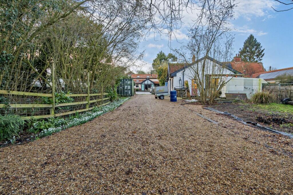 Main image of property: High Road, IP20