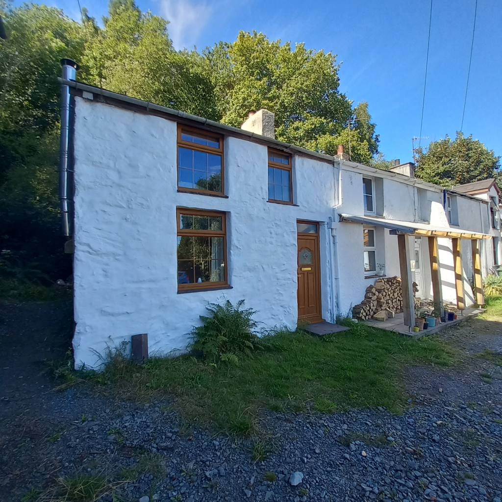 Main image of property: Bryn Crwn, Cwm-Y-Glo