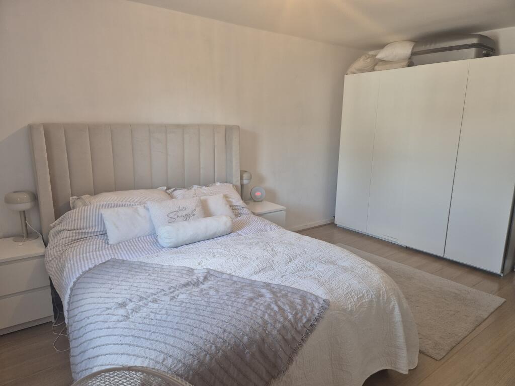 Apartment in Warrington - More