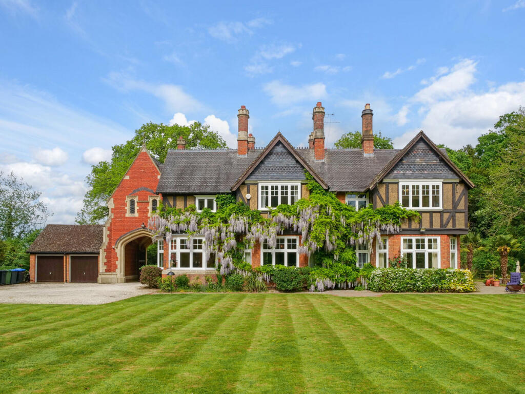 Main image of property: Rugby, Warwickshire, CV22 5QG