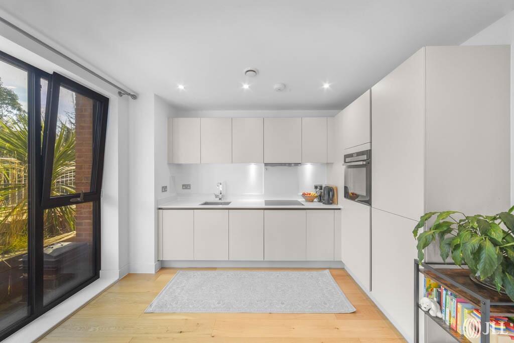 Apartment in London - View 5