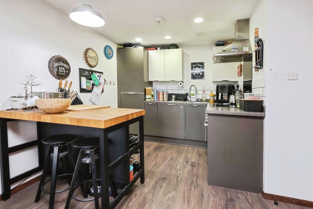 Apartment in Birmingham, Lyndon Green - View 5