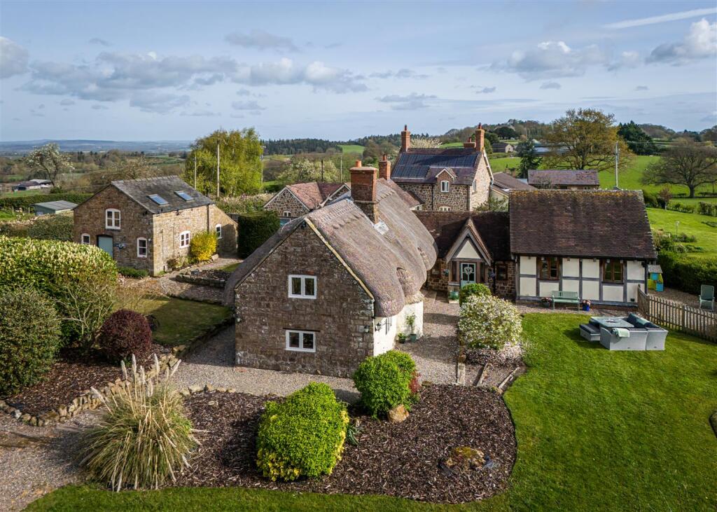 4-bed detached on Weavers Thatch, Kenley, Shrewsbury, £750,000