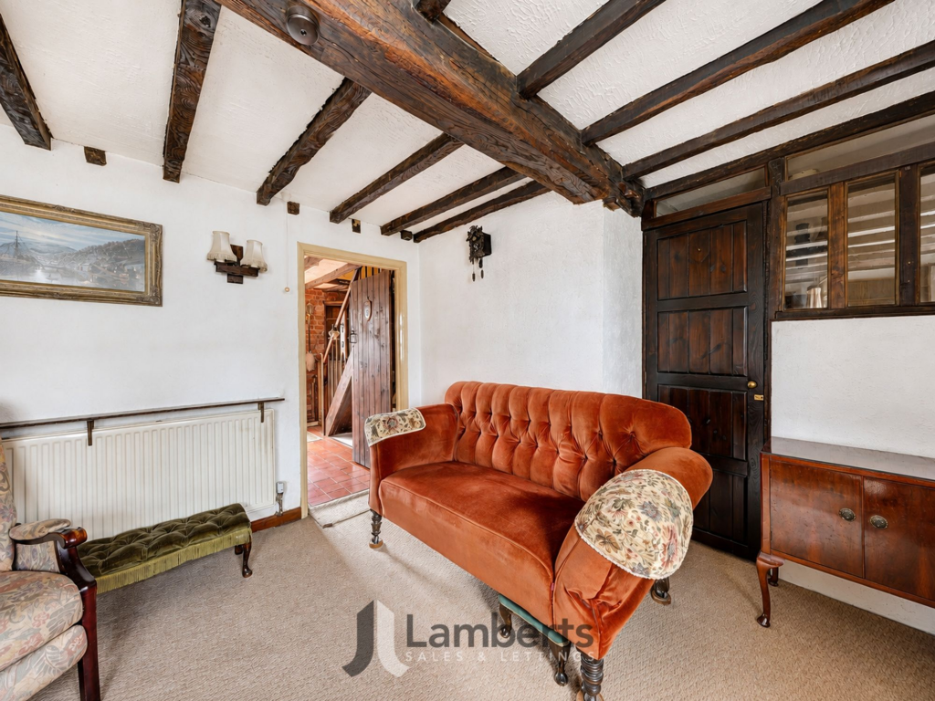 House in Studley - View 5