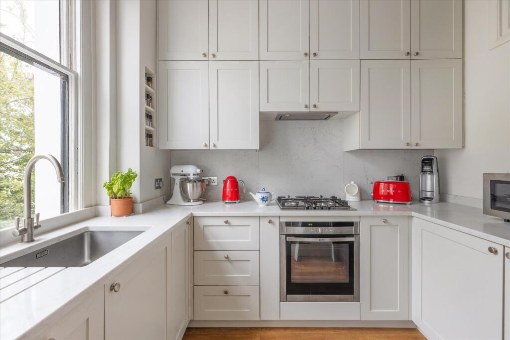 Apartment in London - View 3