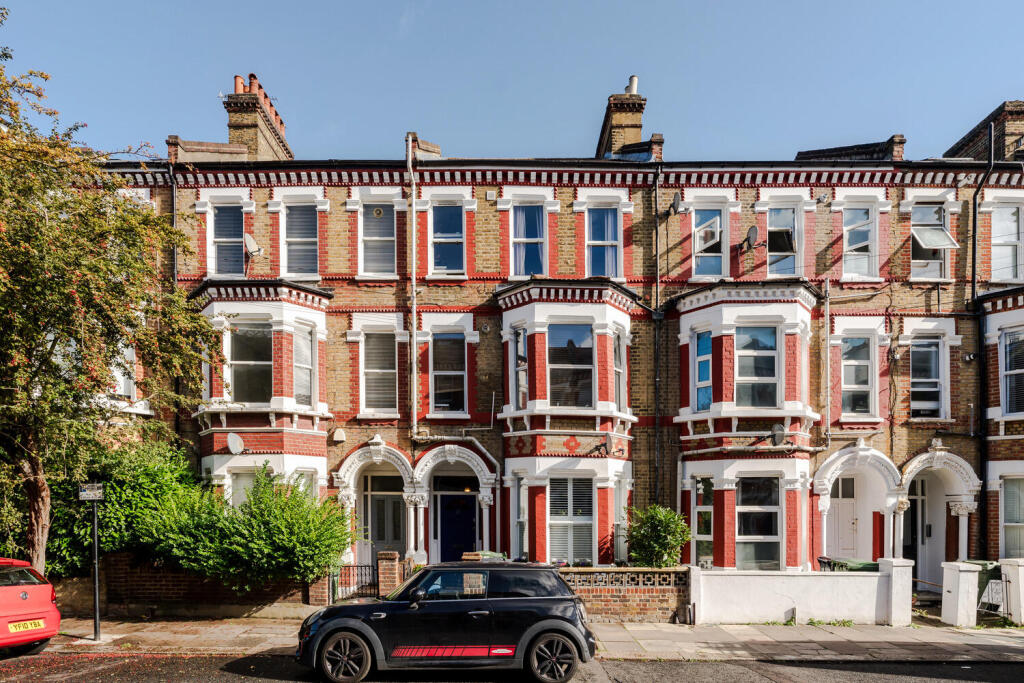 Tremadoc Road, London photo 2