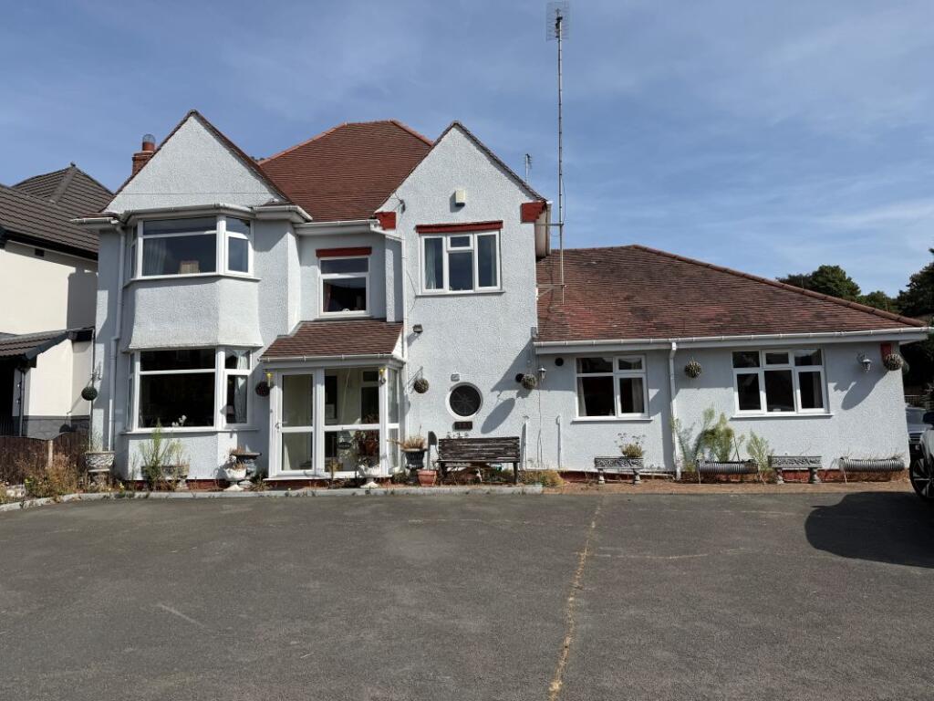 Main image of property: 321 Chester Road, Sutton Coldfield, B73 5BJ