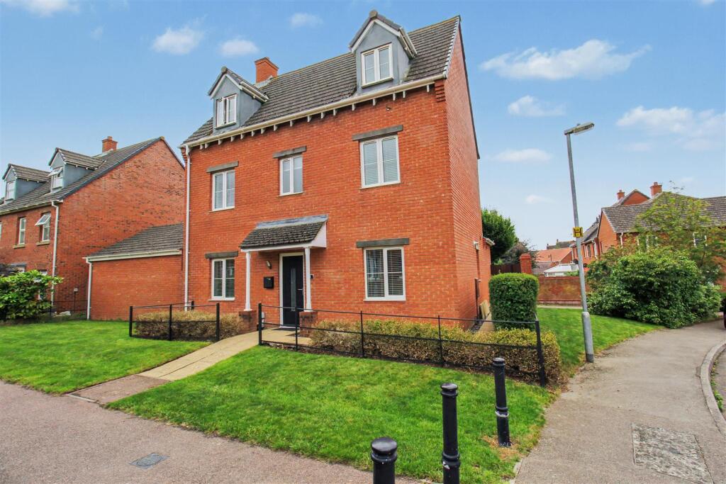 Main image of property: Oakwood Close, Desborough, Kettering