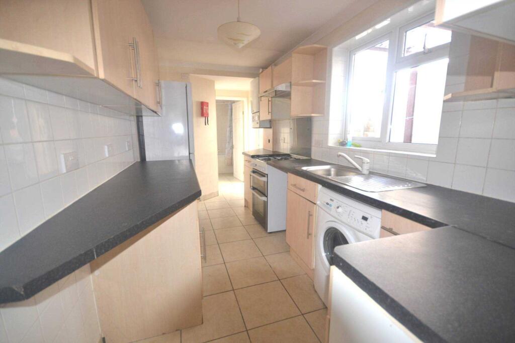 Main image of property: Auckland Road, University Area