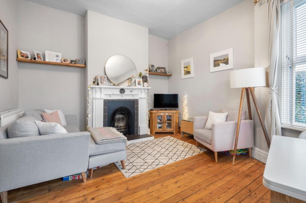 Main image of property: Roman Terrace, Roundhay, Leeds