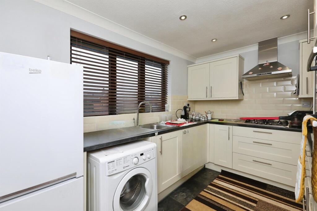 Redforde Park Drive, Retford photo 4