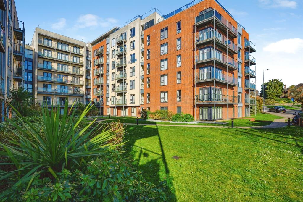 Main image of property: Midland Road, Hemel Hempstead