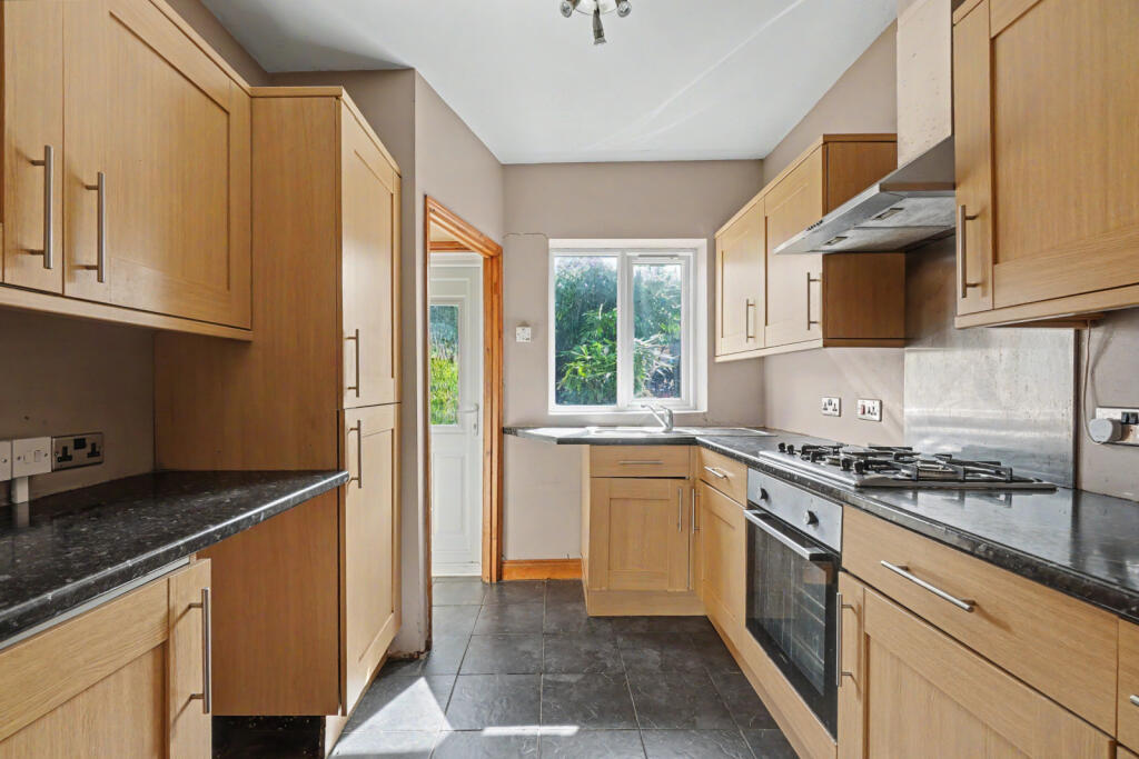 House in Chatham, Medway - View 4