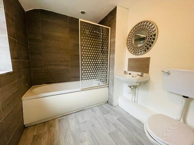 House in Sandwell, West Midlands - View 5