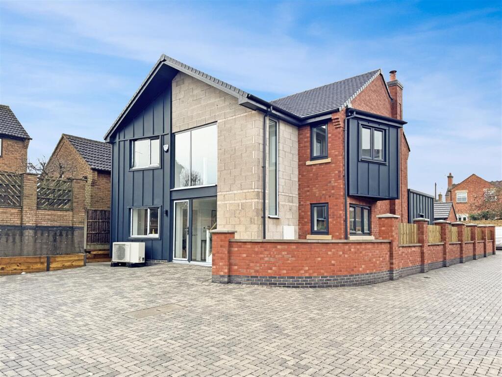 Main image of property: 7 Bosworth Close, Broughton Astley.