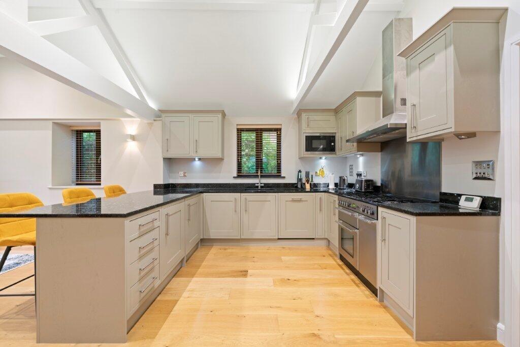 House in Guildford, Ockham - More