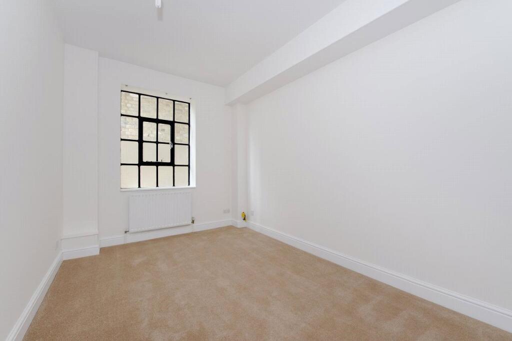 Apartment in London - View 5