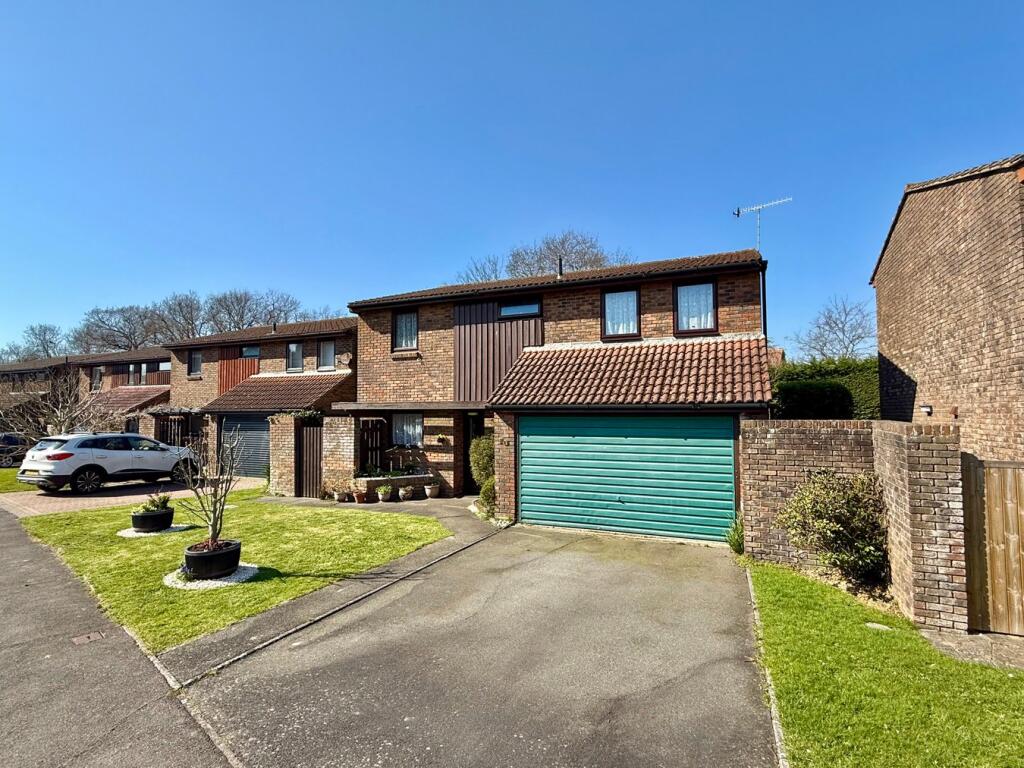 Main image of property: Portfield Close, Bexhill-on-Sea, TN40
