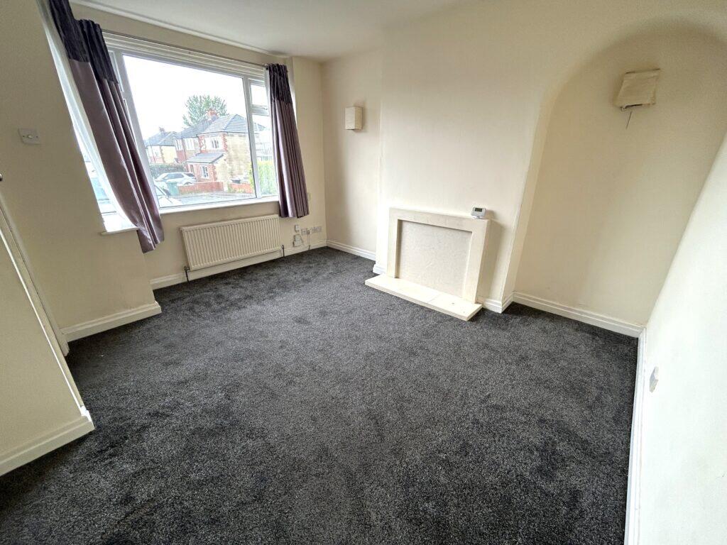 Sunnyside Avenue, Roberttown, Liversedge, WF15 7NW photo 3