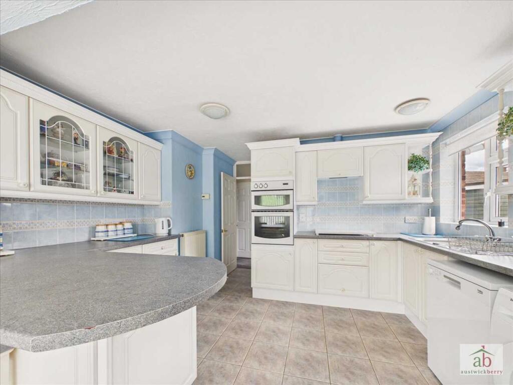 St. Ives Close, Kesgrave photo 4
