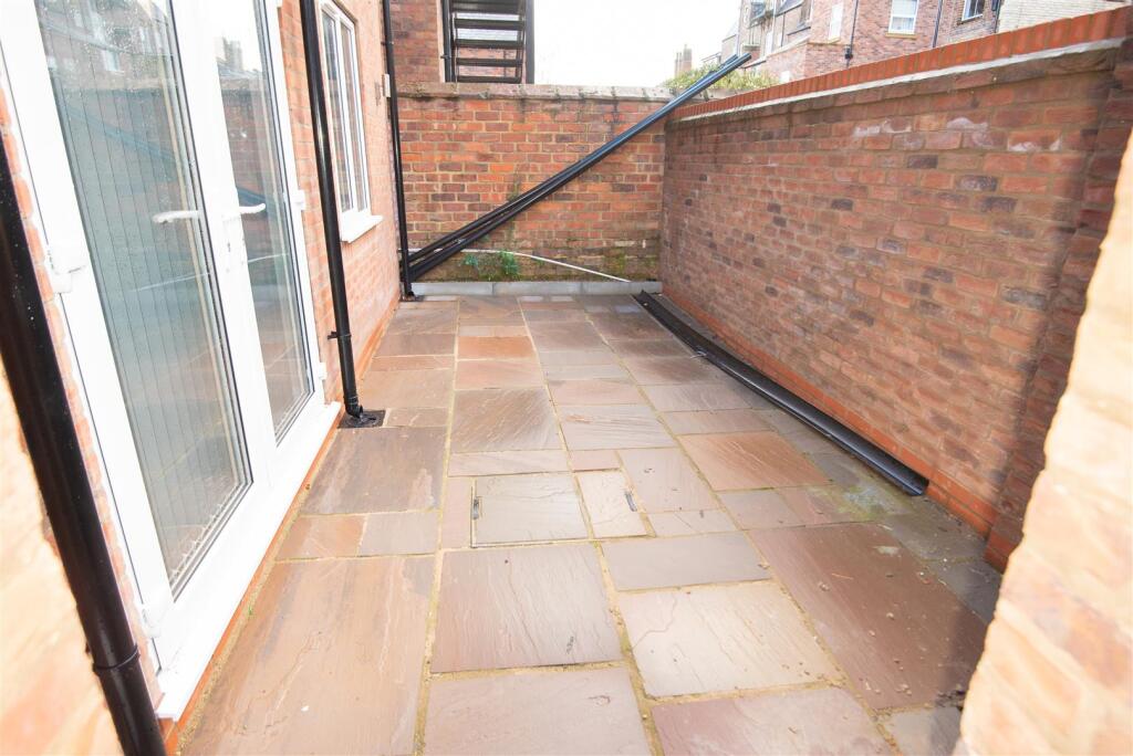 Apartment in York - View 5