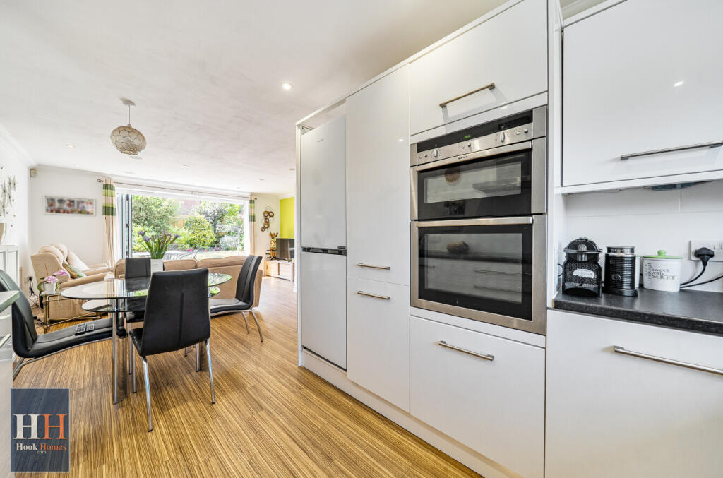 Beechcrest View, Hook - More