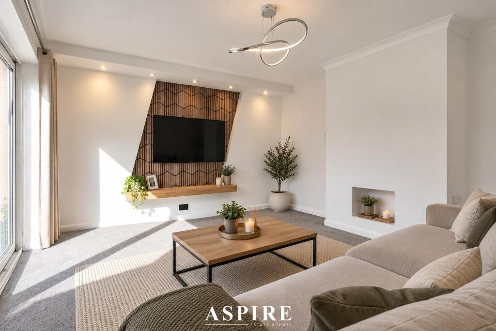 House in Basildon, Essex - View 4
