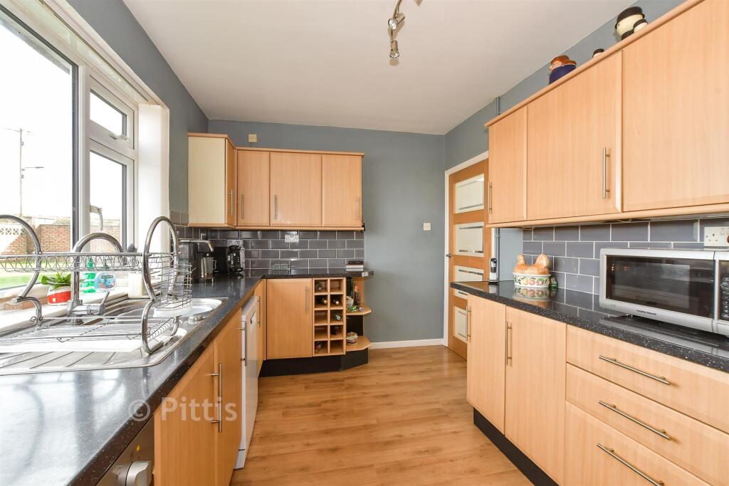 3-bed detached on Long Lane, Newport, Isle of Wight, £450,000