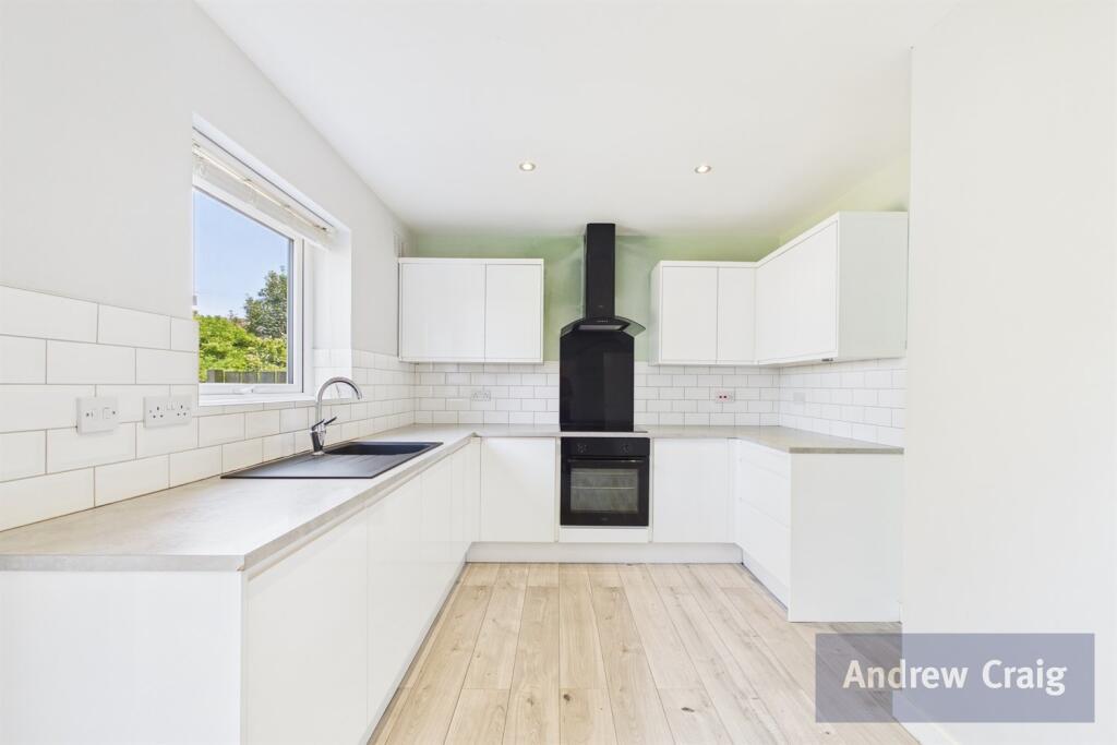 Liddle Avenue, Sherburn Village, Durham photo 3