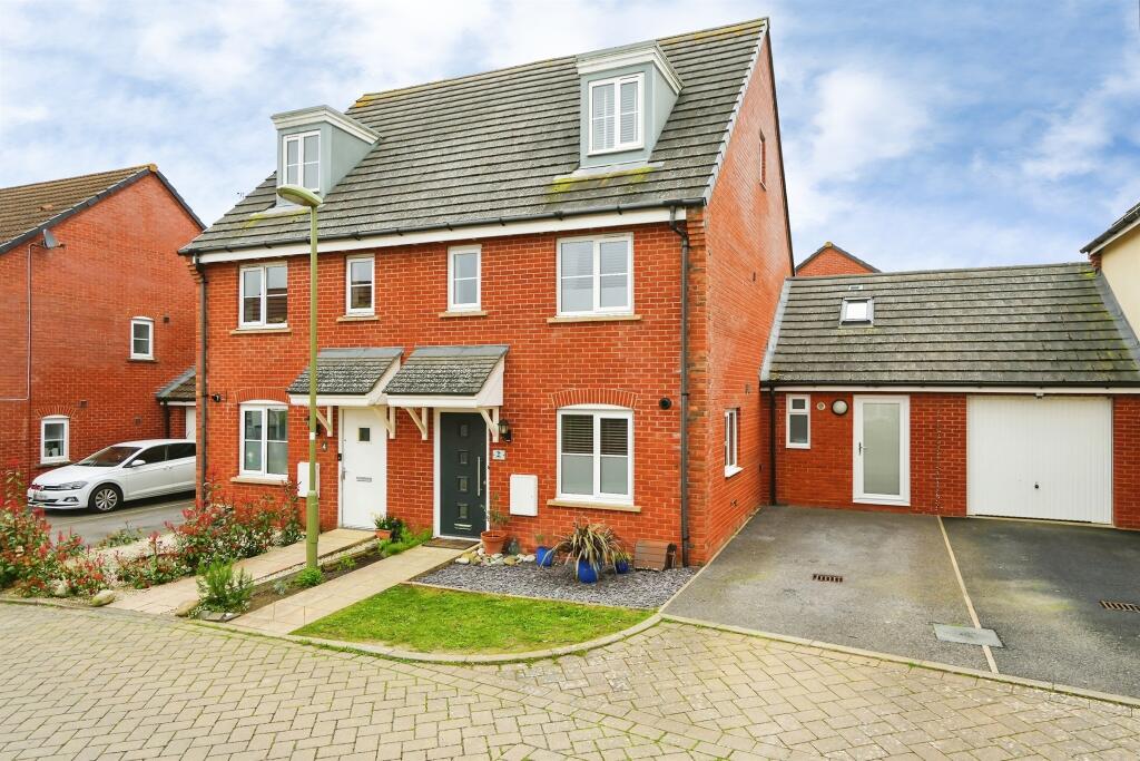 Main image of property: Robin Way, Didcot