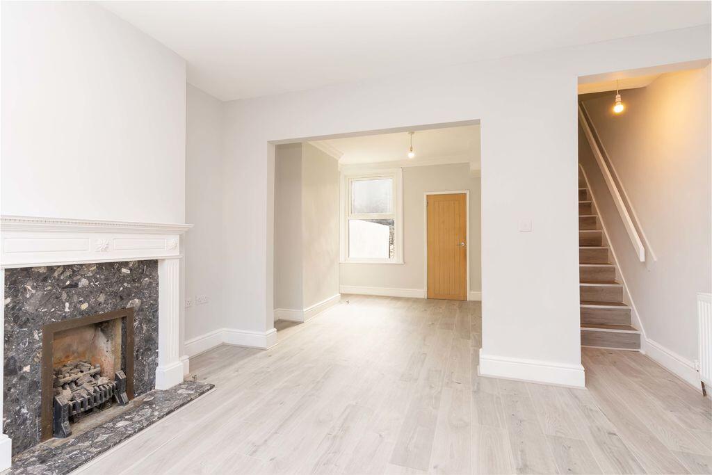 House in London - View 5