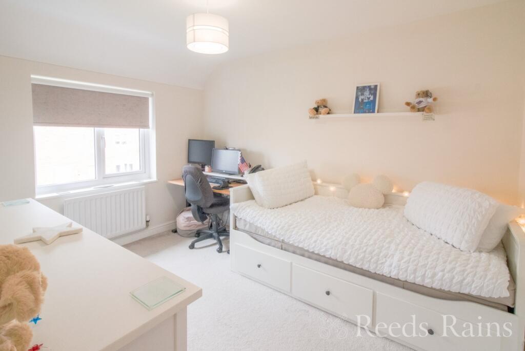 House in Ellesmere Port, Little Sutton - More