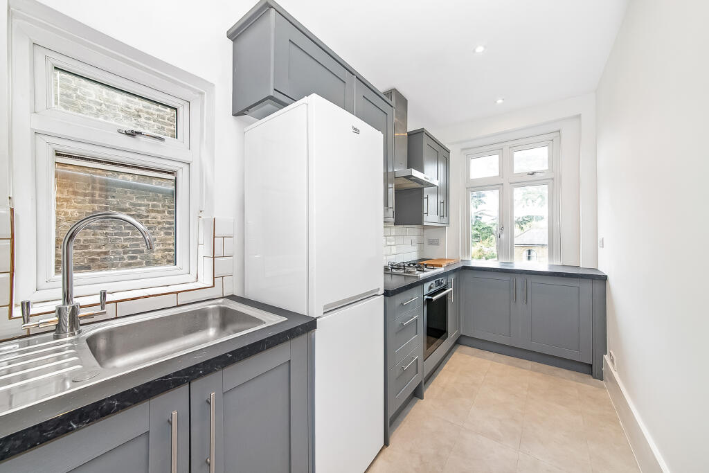 Apartment in London - More
